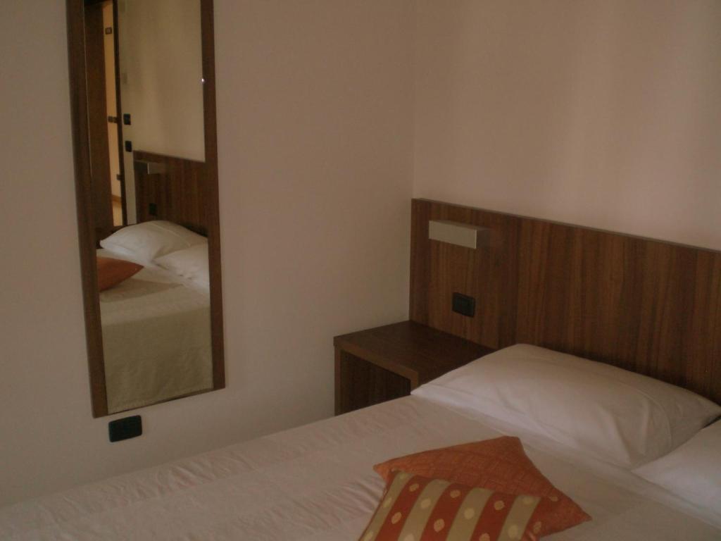 Hotel C25 Ponzano Veneto Oda fotoğraf